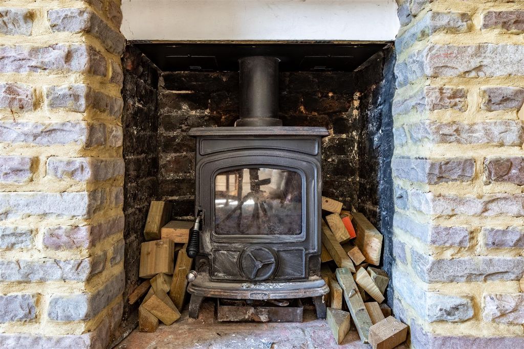 Property photo 3 of 21 Woodburner