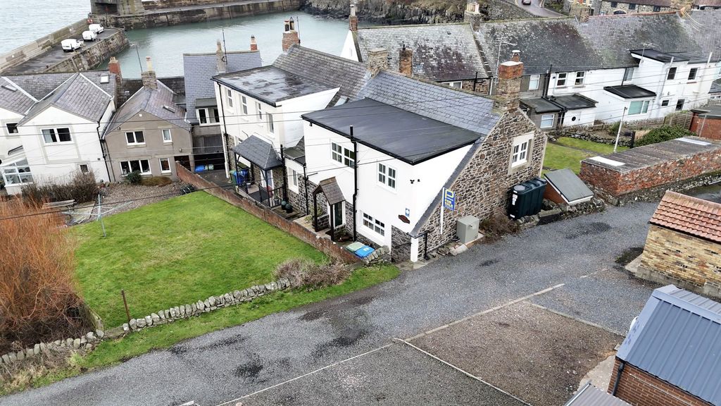 Property photo 2 of 29