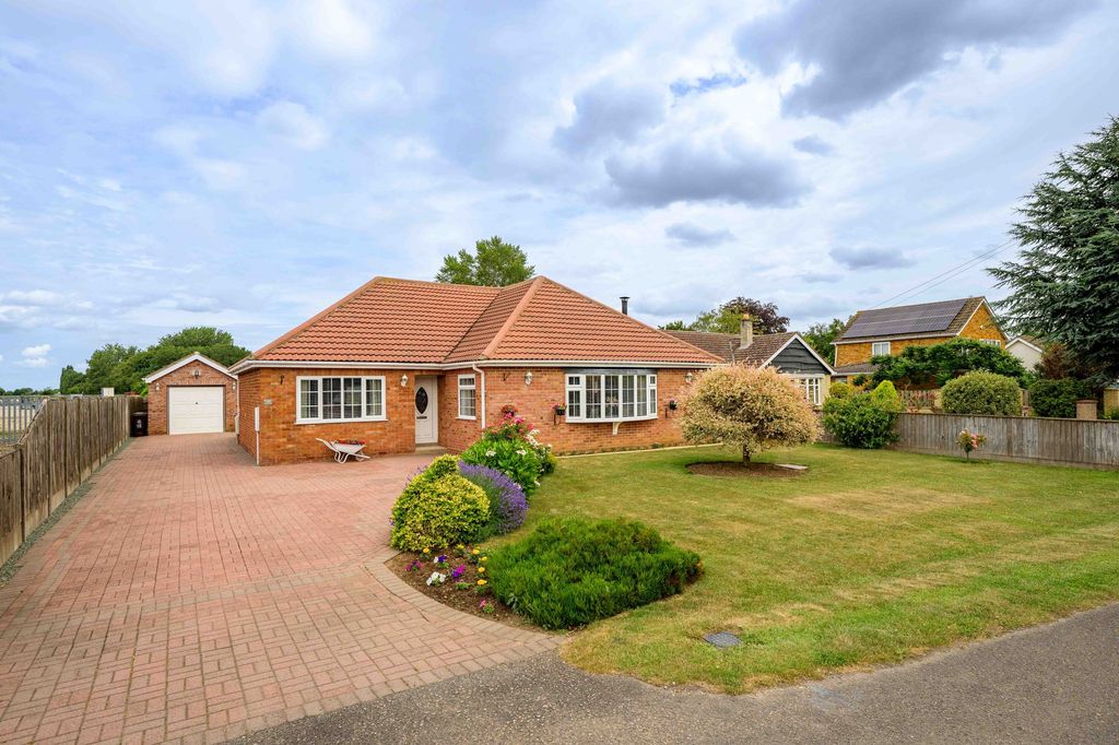 Property photo 1 of 33