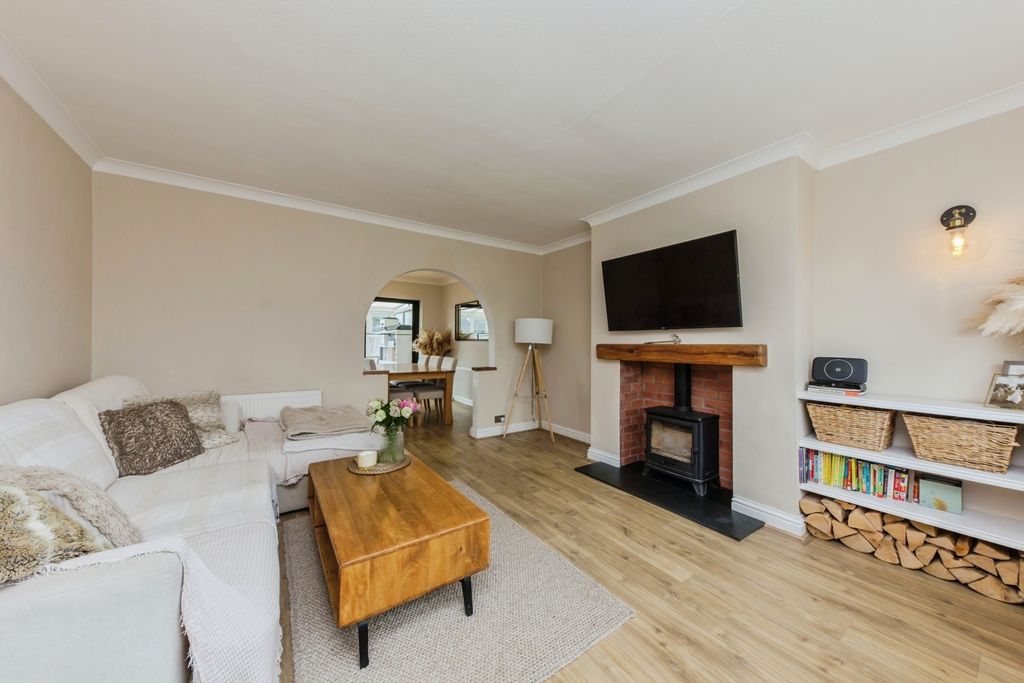 Property photo 2 of 19 Pbox-Img.Jpg