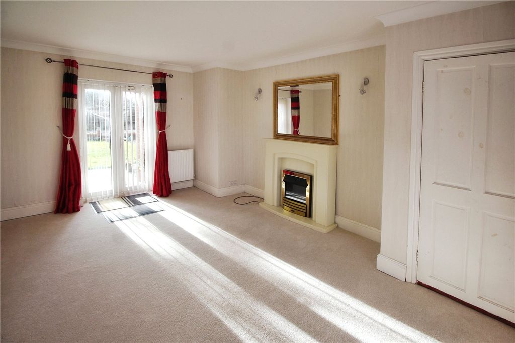 Property photo 2 of 20 Lounge
