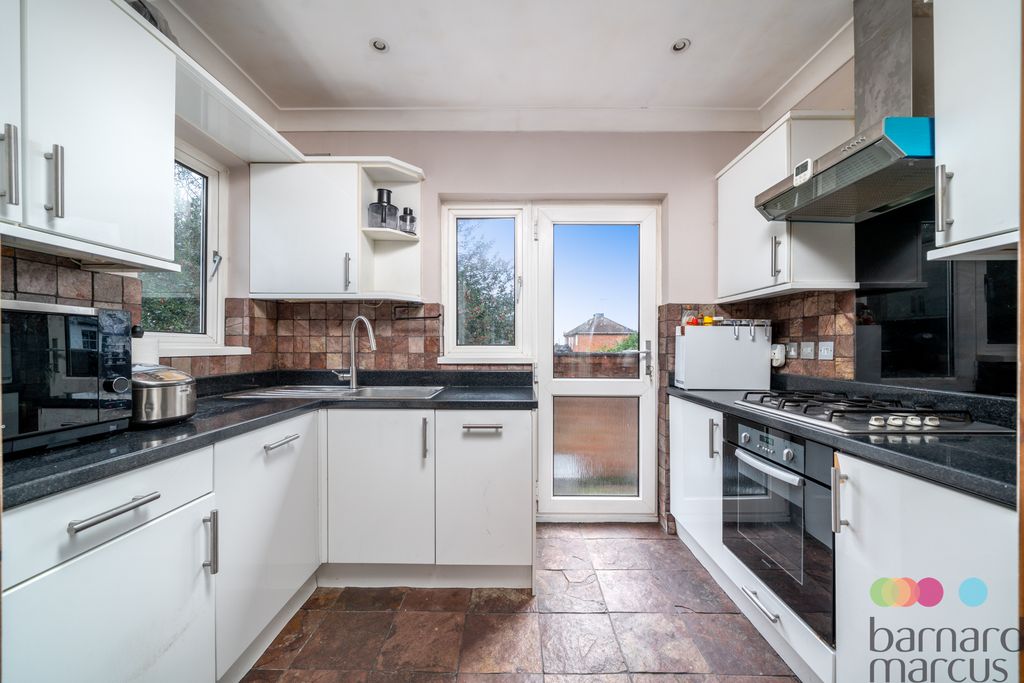 Property photo 2 of 15