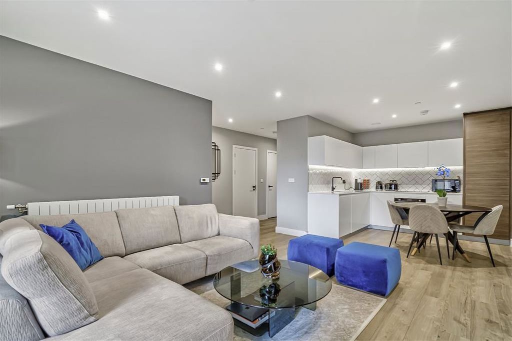 Property photo 3 of 11