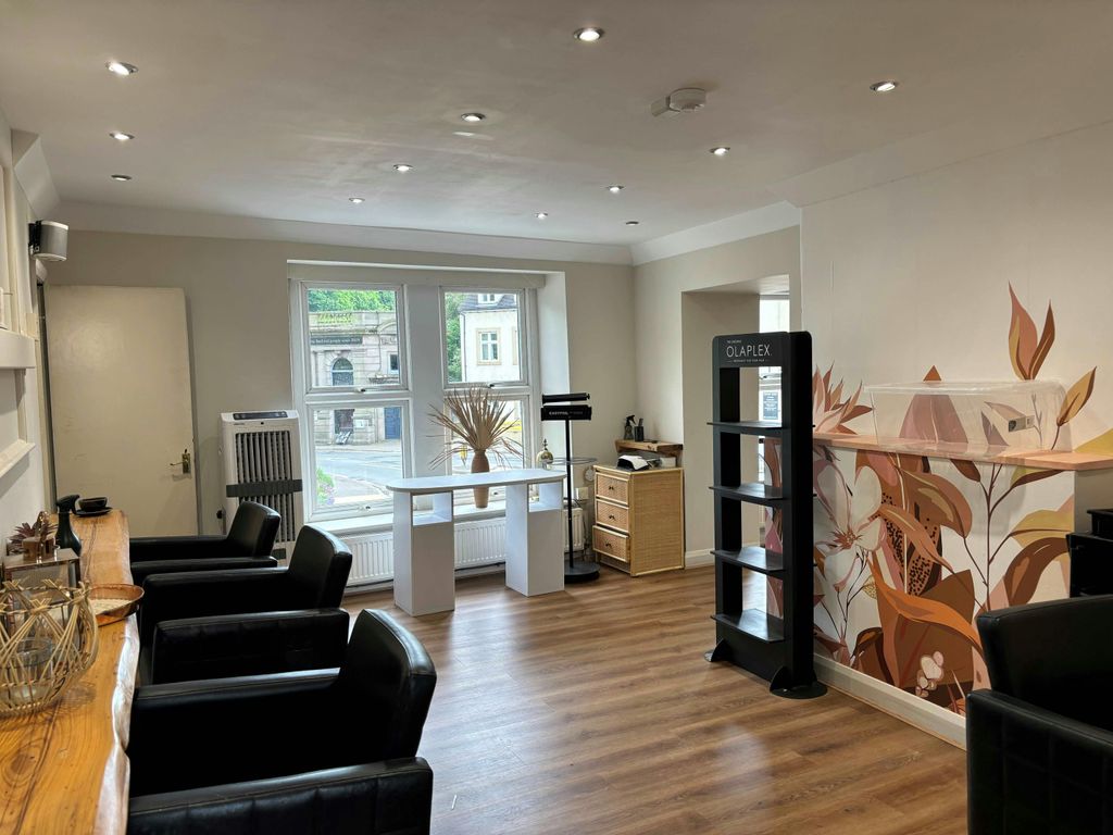 Property photo 3 of 6 Int 2.Jpg