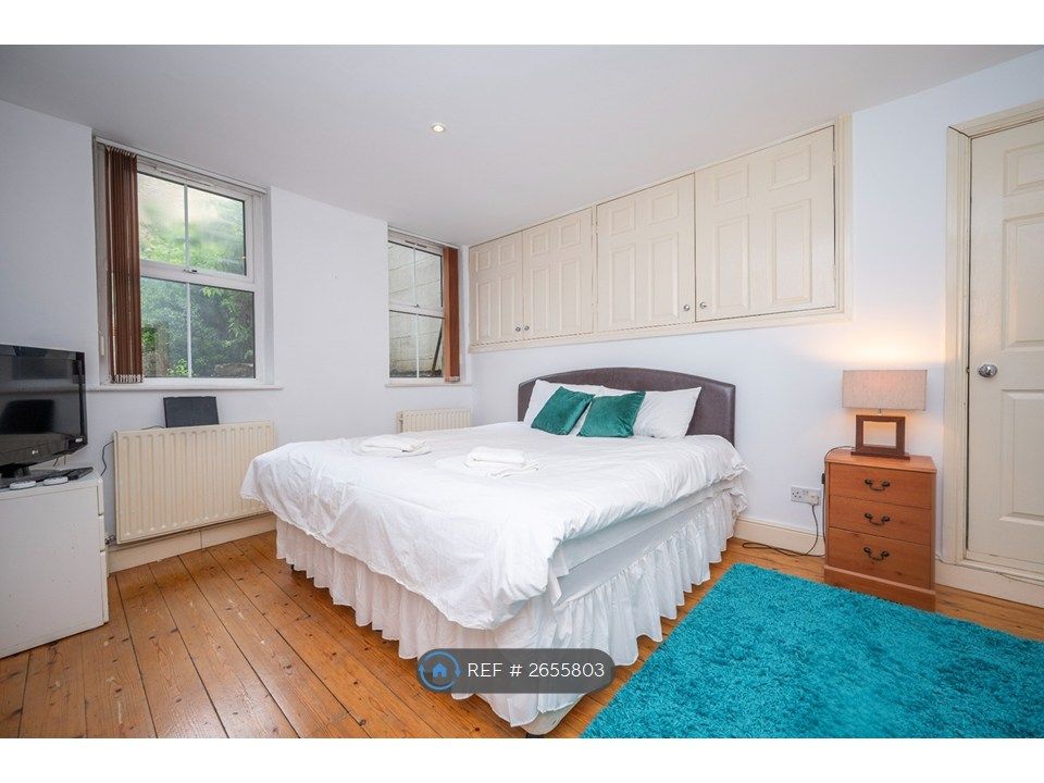 Property photo 2 of 35