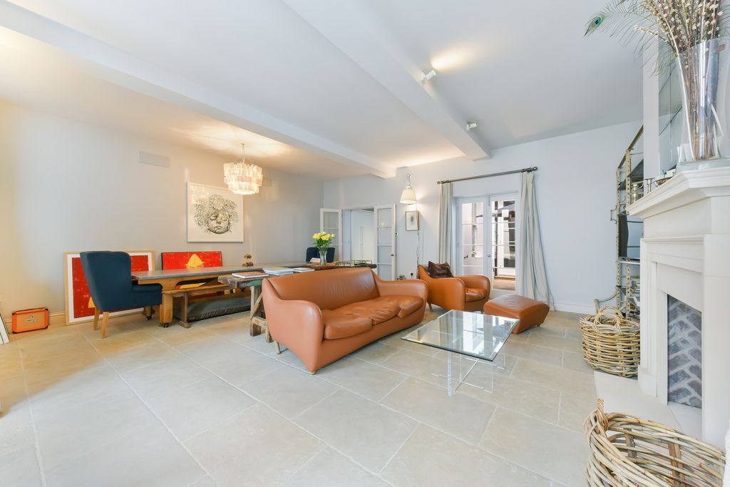 Property photo 3 of 16