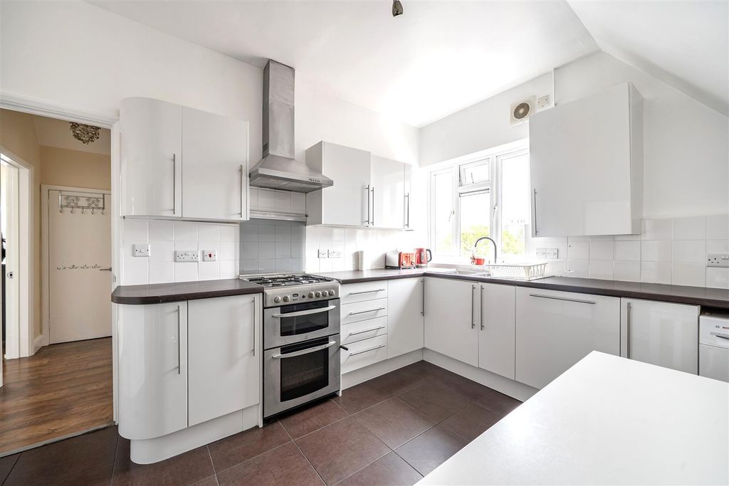 Property photo 2 of 10 Kitchen 1.Jpg