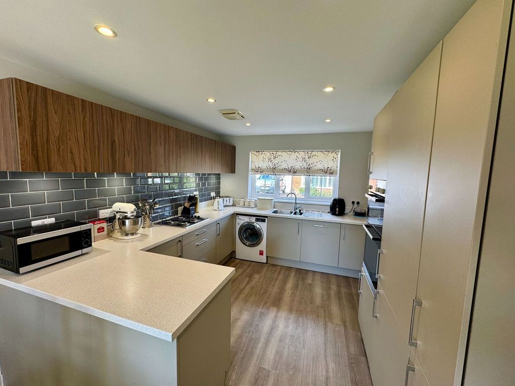 Property photo 2 of 24