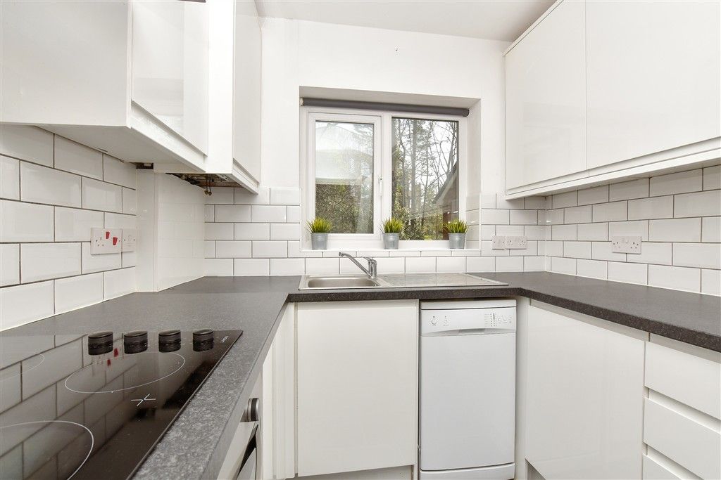 Property photo 2 of 8 Kitchen