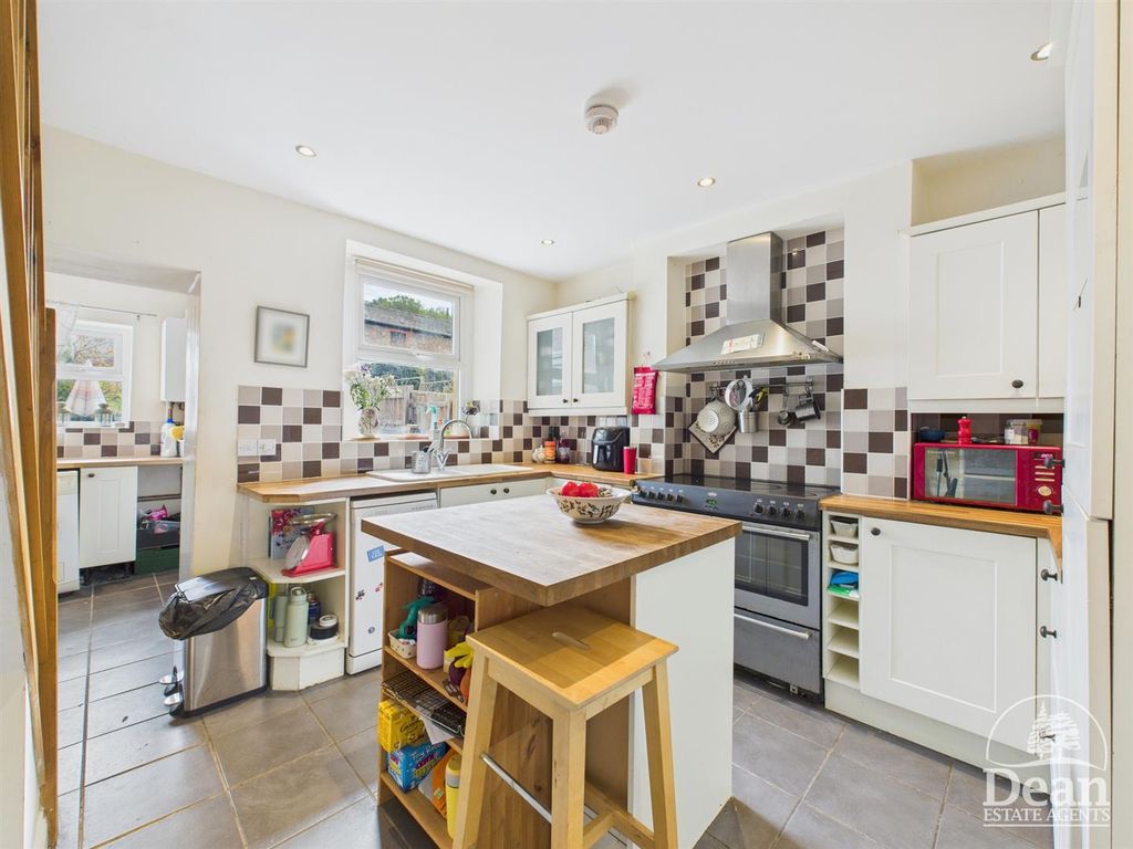 Property photo 3 of 14