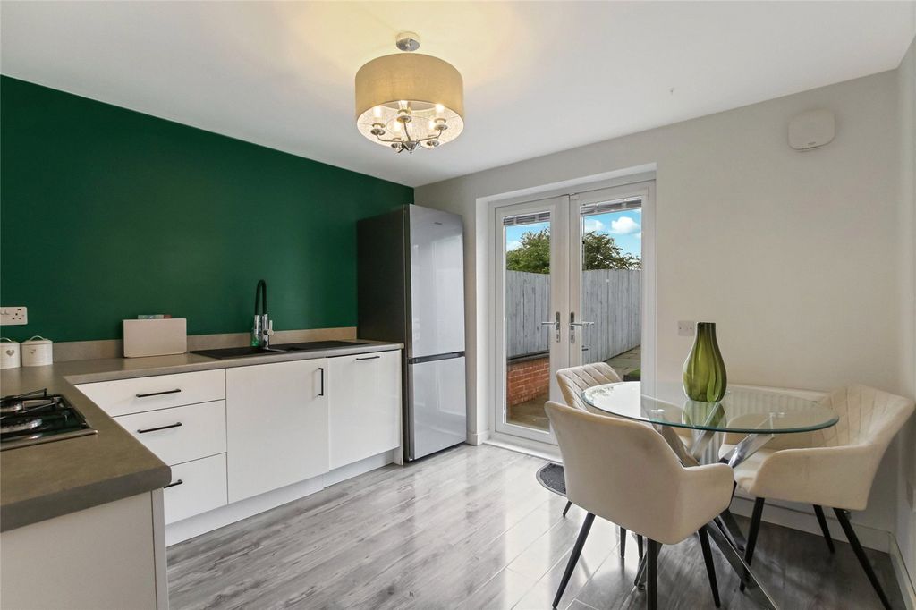 Property photo 2 of 16 Kitchen/Dining