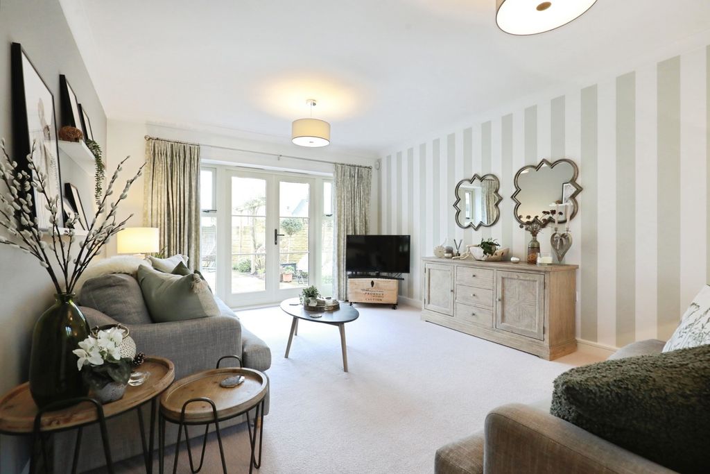 Property photo 3 of 21 Pbox-Img.Jpg