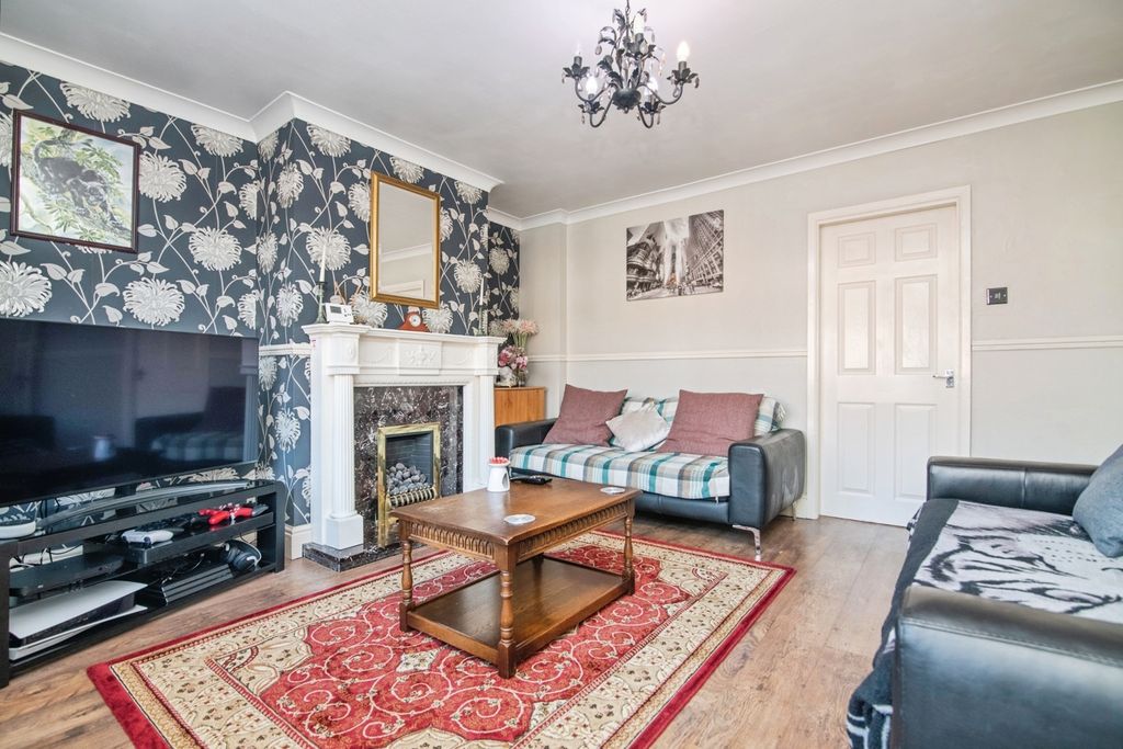 Property photo 2 of 21 Pbox-Img.Jpg