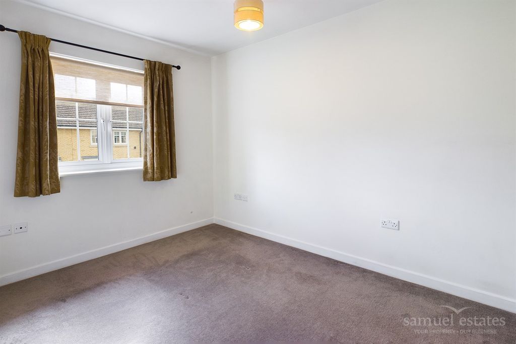 Property photo 3 of 12 Bedroom