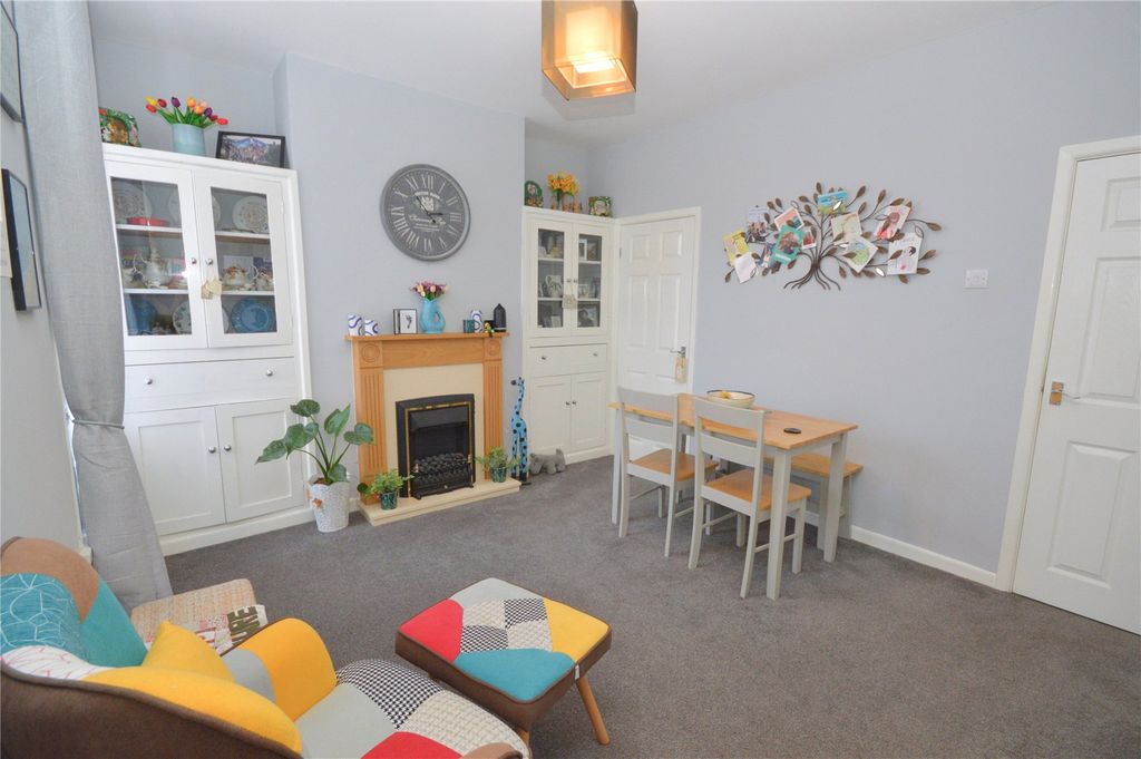 Property photo 3 of 11 Dining Room