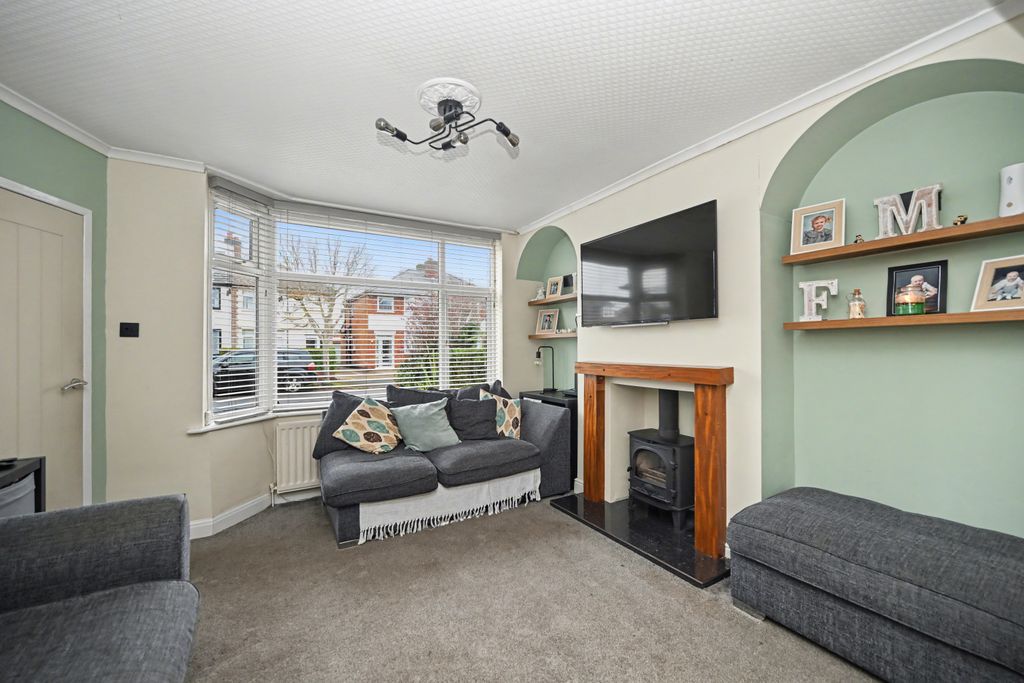 Property photo 2 of 20