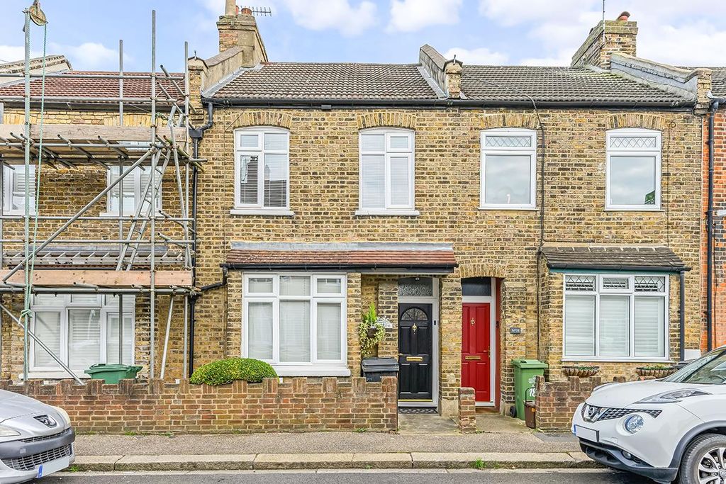 Property photo 1 of 17