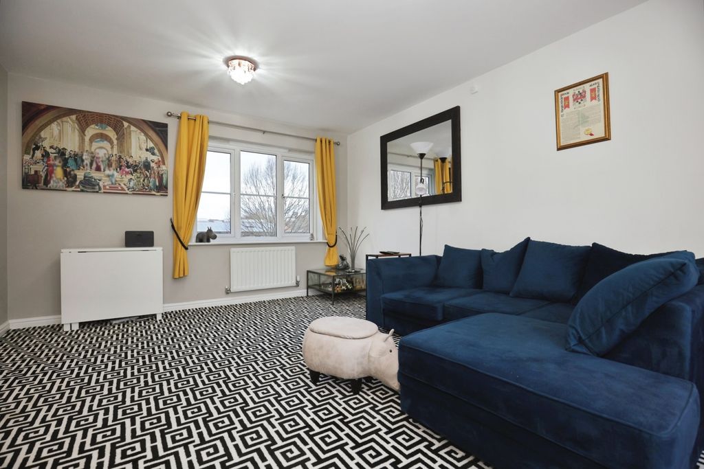 Property photo 3 of 13 Pbox-Img.Jpg