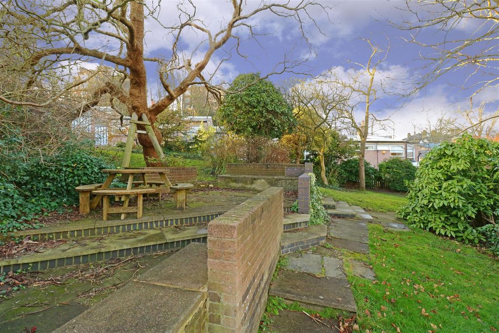 Property photo 3 of 31 8255.Jpg
