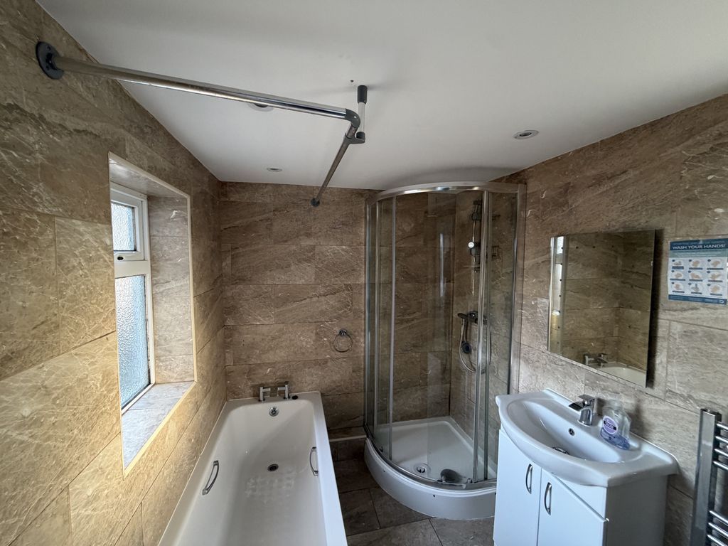 Property photo 3 of 6 Img_3477