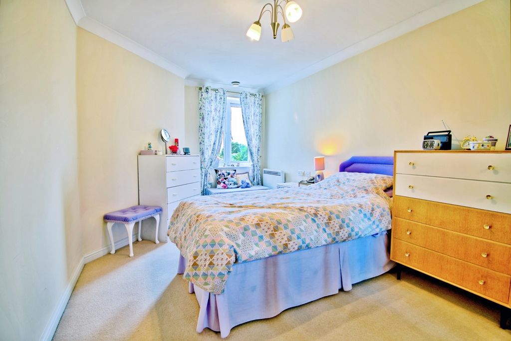 Property photo 3 of 12 Bedroom
