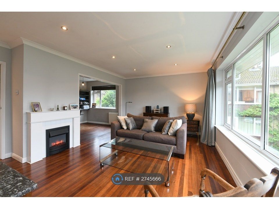 Property photo 1 of 23 Living Room