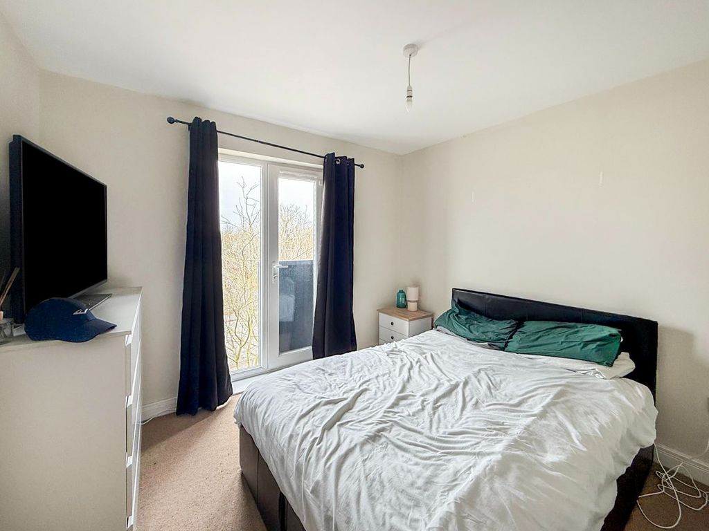 Property photo 3 of 6