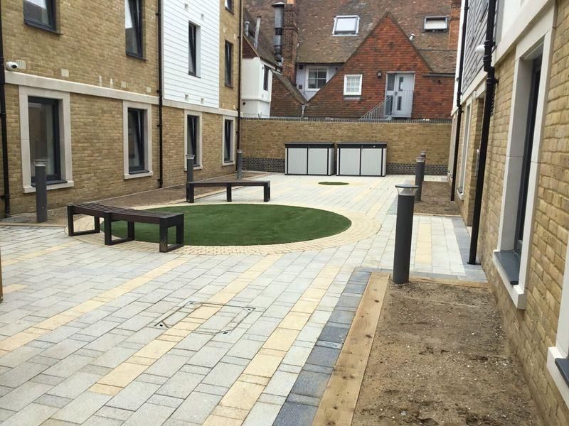 Property photo 2 of 14 Courtyard.Jpg