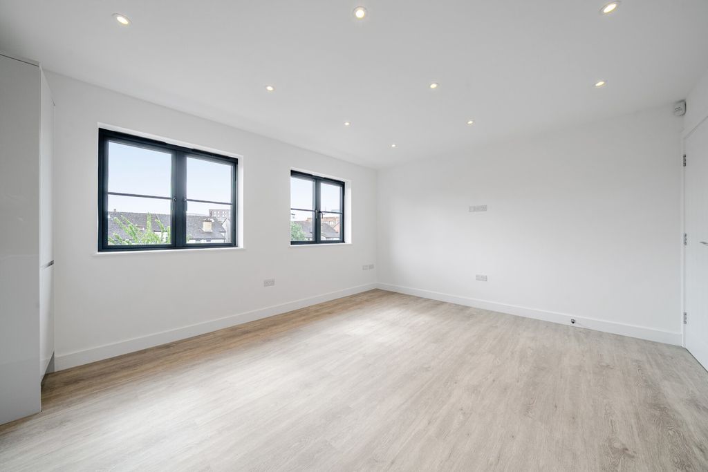 Property photo 2 of 17 Living Area