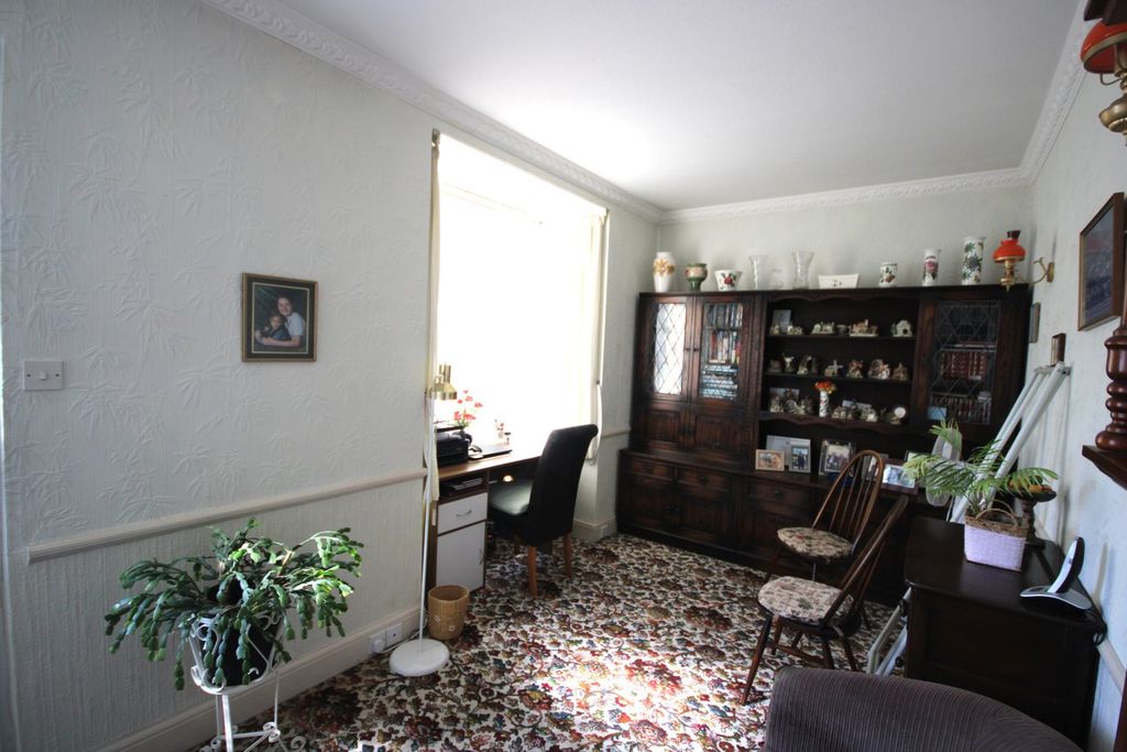 Property photo 3 of 25