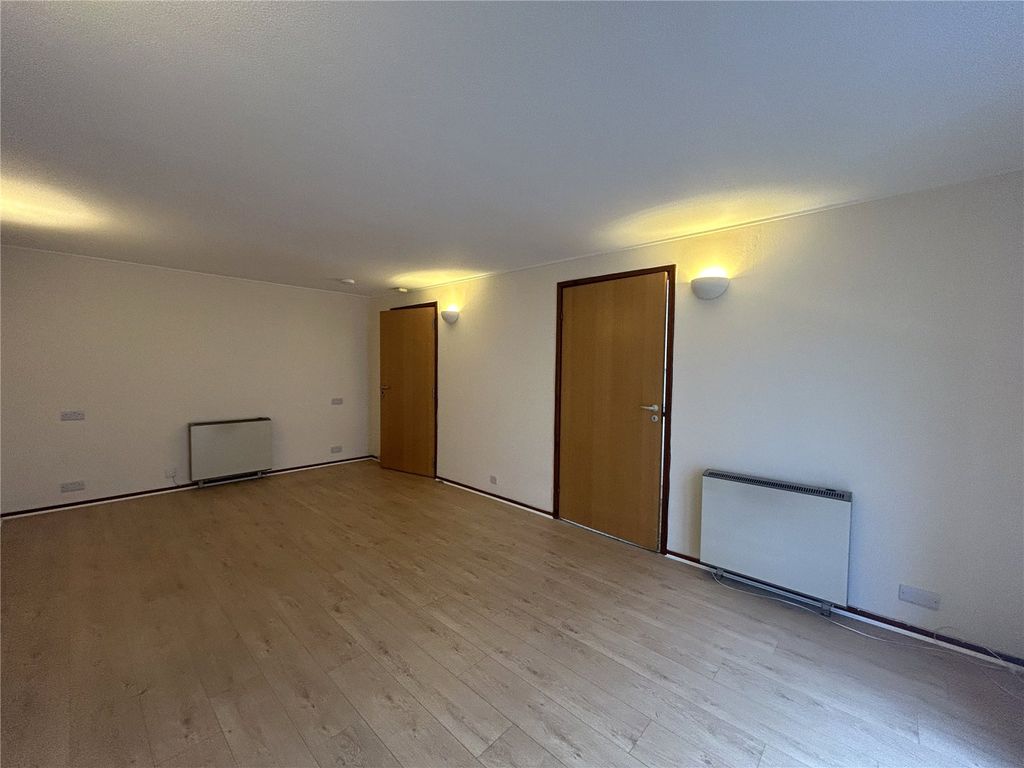 Property photo 2 of 7 Picture No. 01