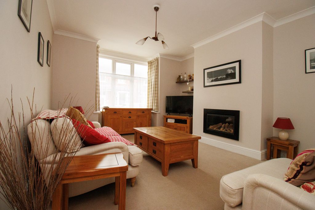 Property photo 2 of 18