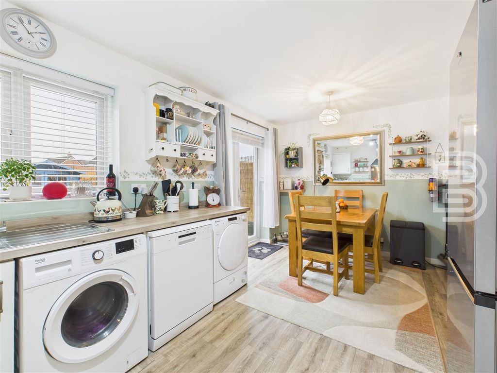 Property photo 3 of 15 Cam05587G0-Pr0113-Still011.Jpg