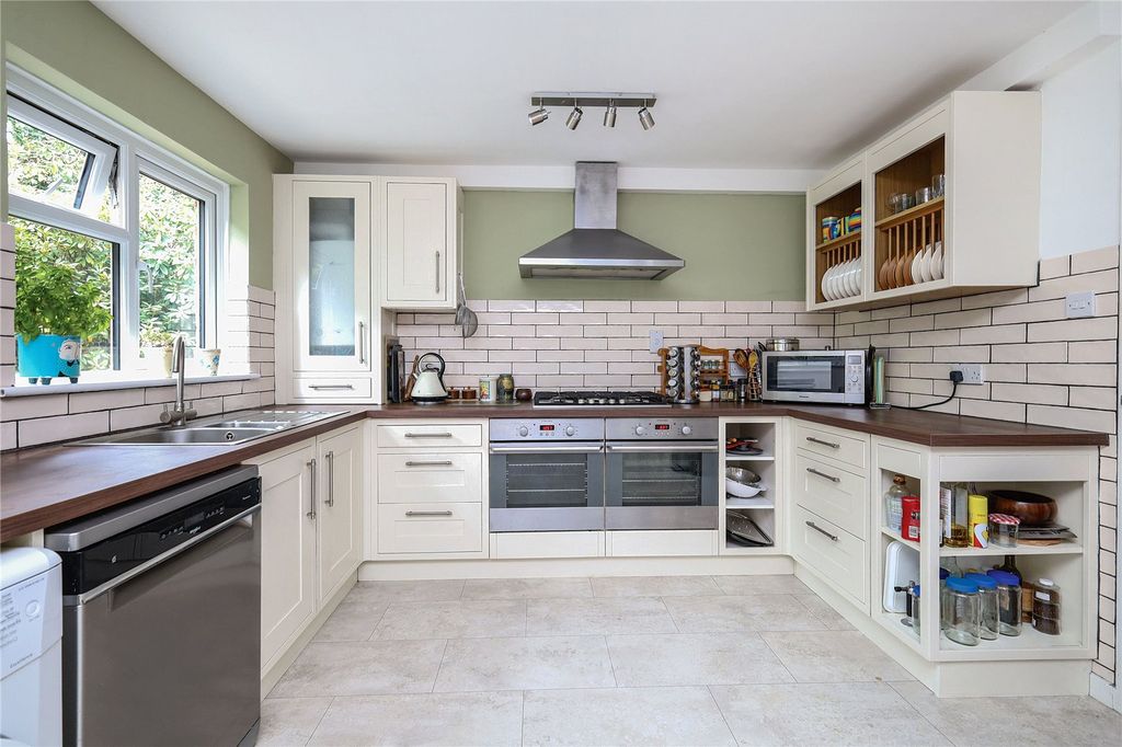 Property photo 3 of 29 Picture No. 36