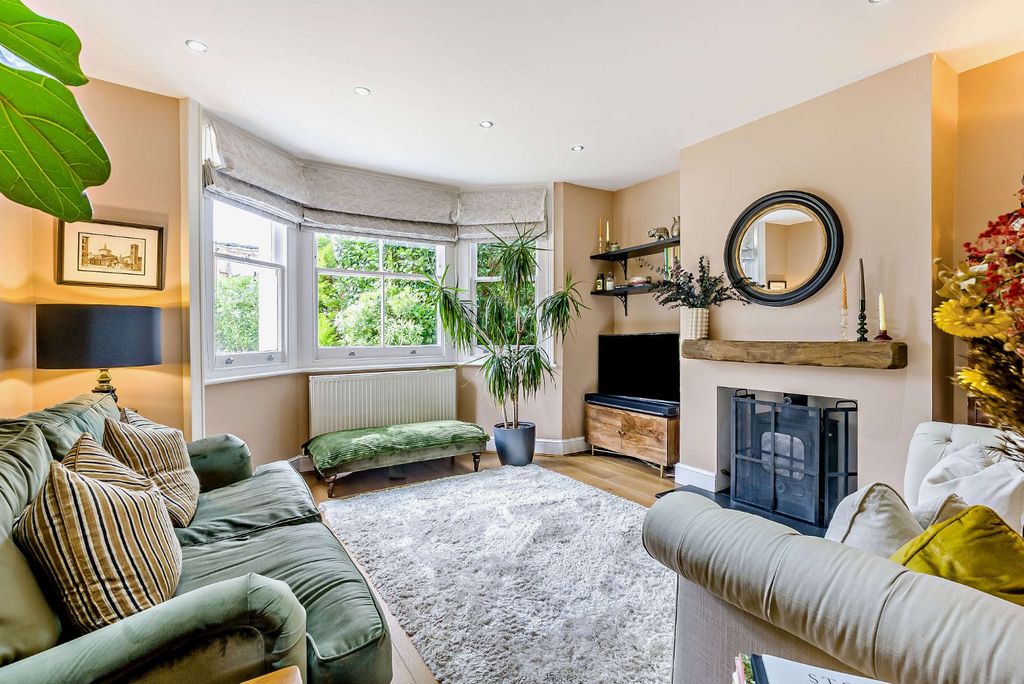 Property photo 2 of 15 Sitting Room