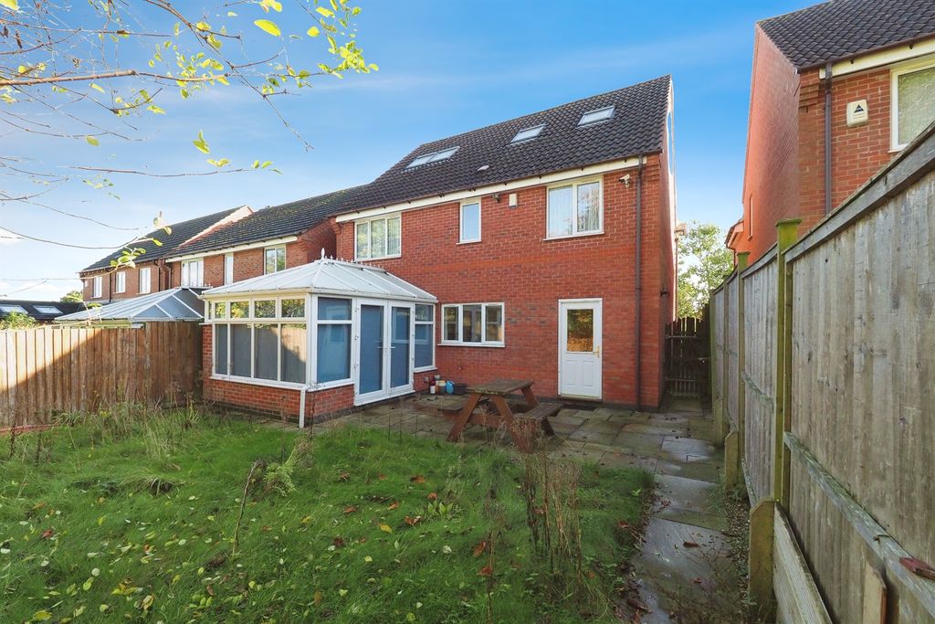 Additional image 5 of 6 bed detached house for saleHaymeadow Close, Loughborough LE11