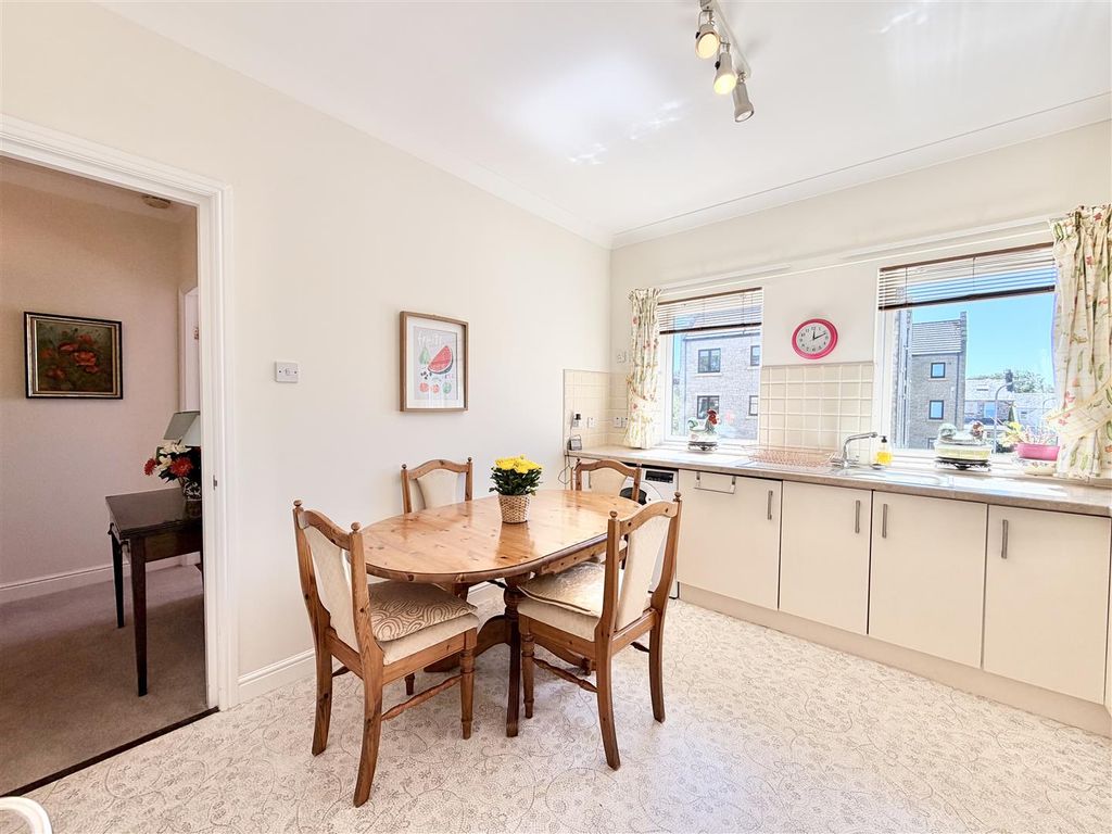 Additional image 6 of 2 bed flat for saleWeirs Gate, Strathaven ML10