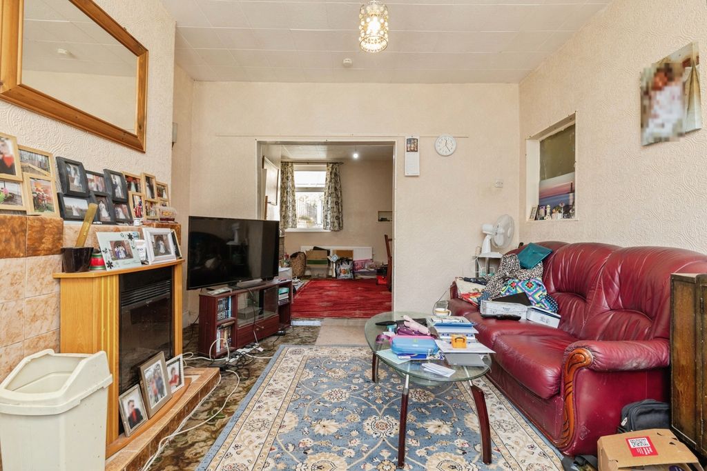 Property photo 3 of 17 Photo