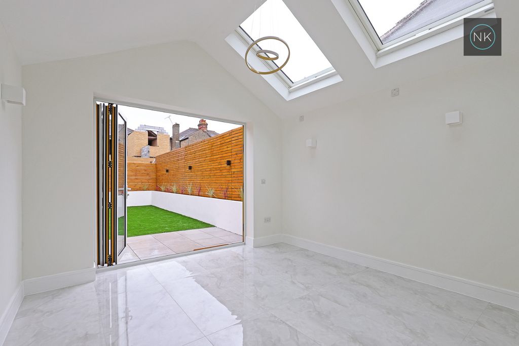Property photo 2 of 24 4249763