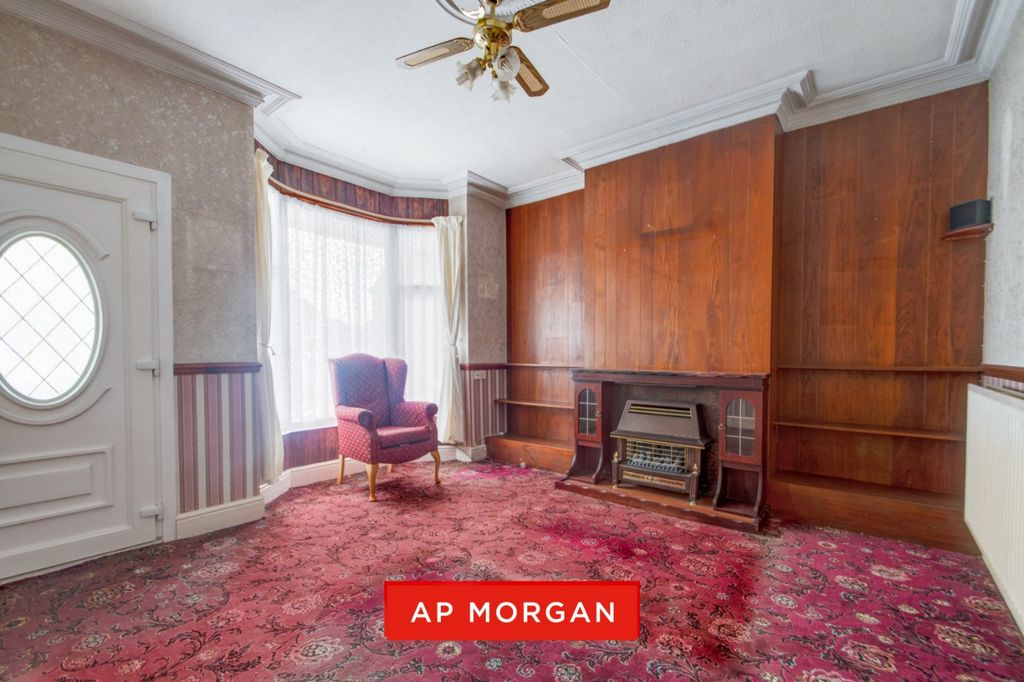 Property photo 3 of 19 Picture No. 24