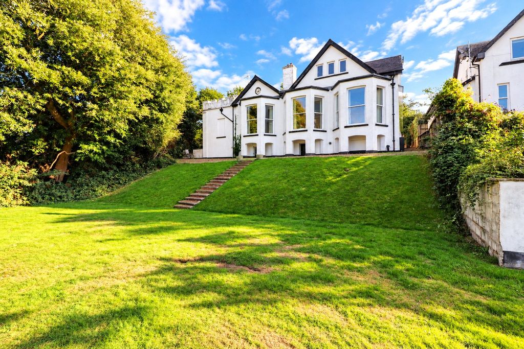 Property photo 1 of 22 Picture No. 11