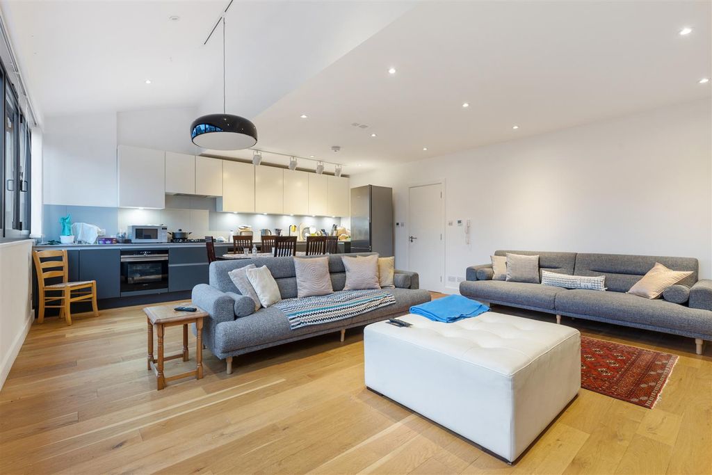 Property photo 1 of 12 1.Jpg