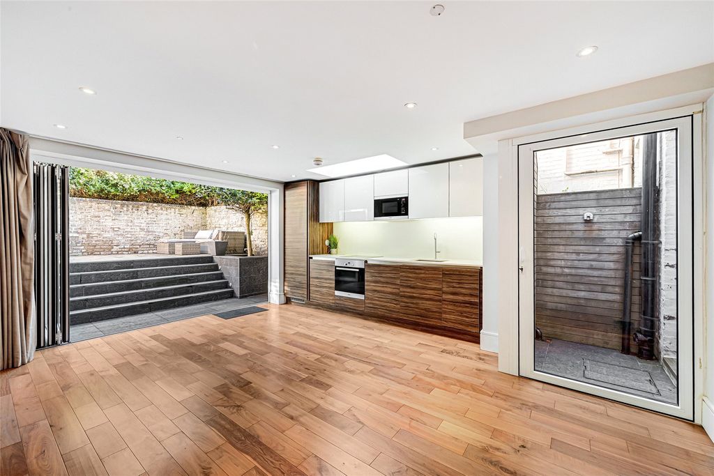 Property photo 1 of 14 Picture No. 12