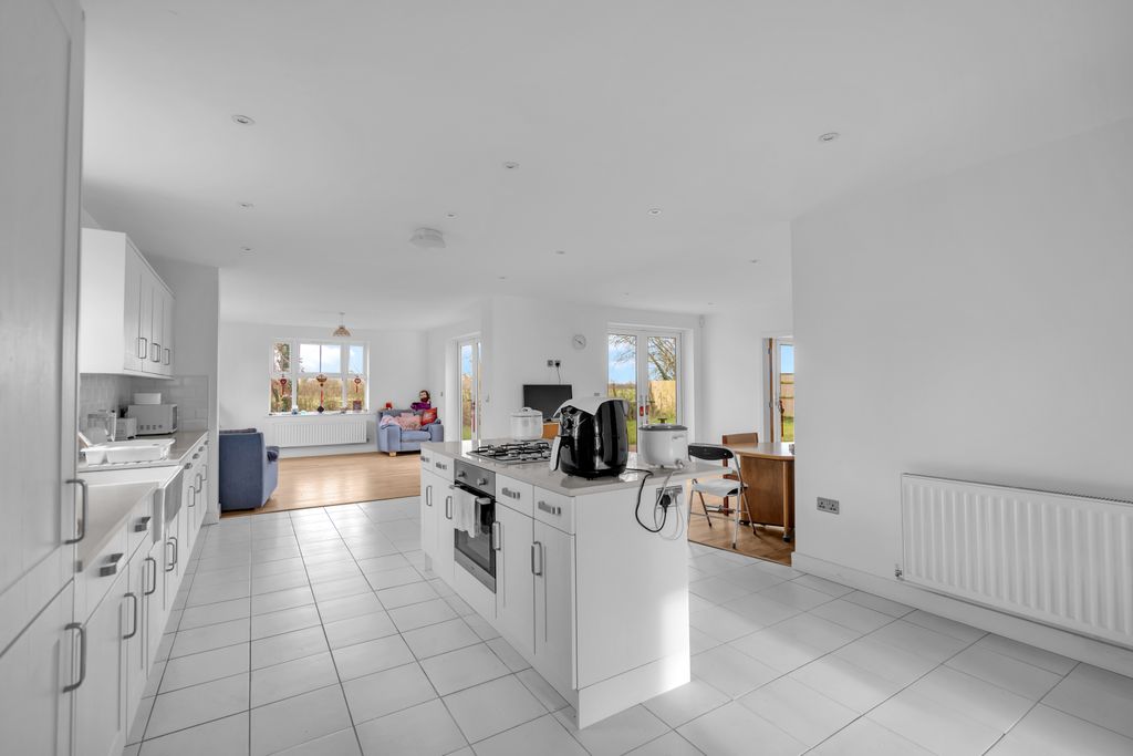 Property photo 2 of 31 Cassbrook (13)