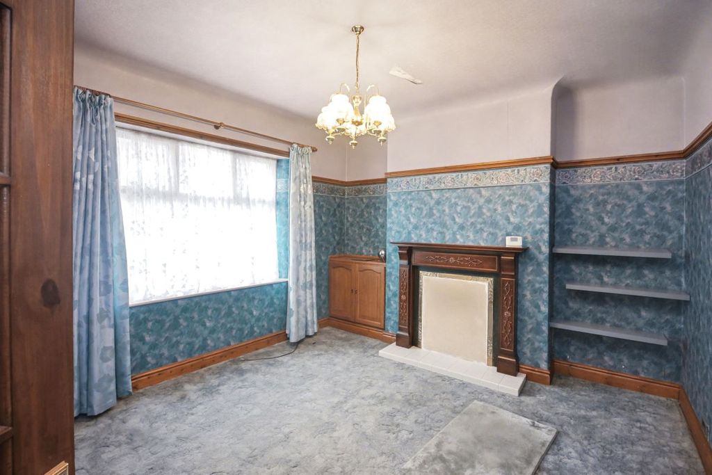 Property photo 2 of 16