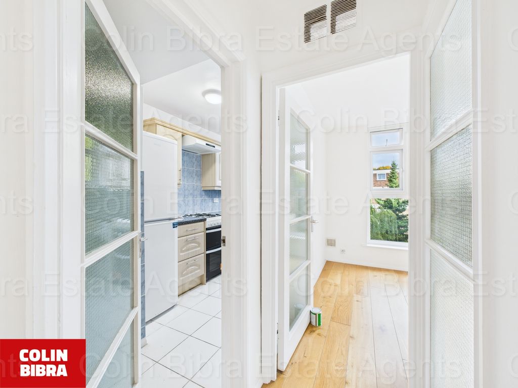Property photo 3 of 13 Cam04175G0-Pr0051-Still013