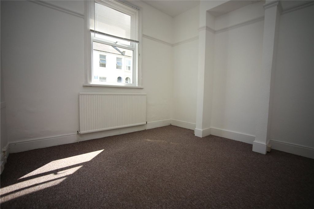 Property photo 3 of 11 Picture No. 06