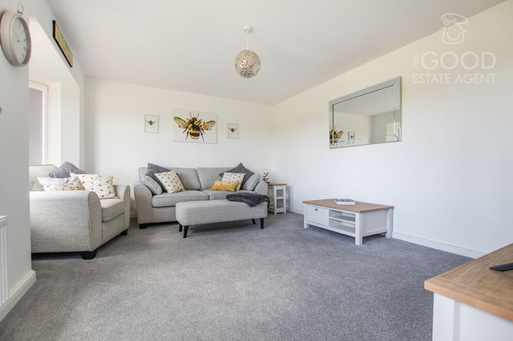 Property photo 3 of 22