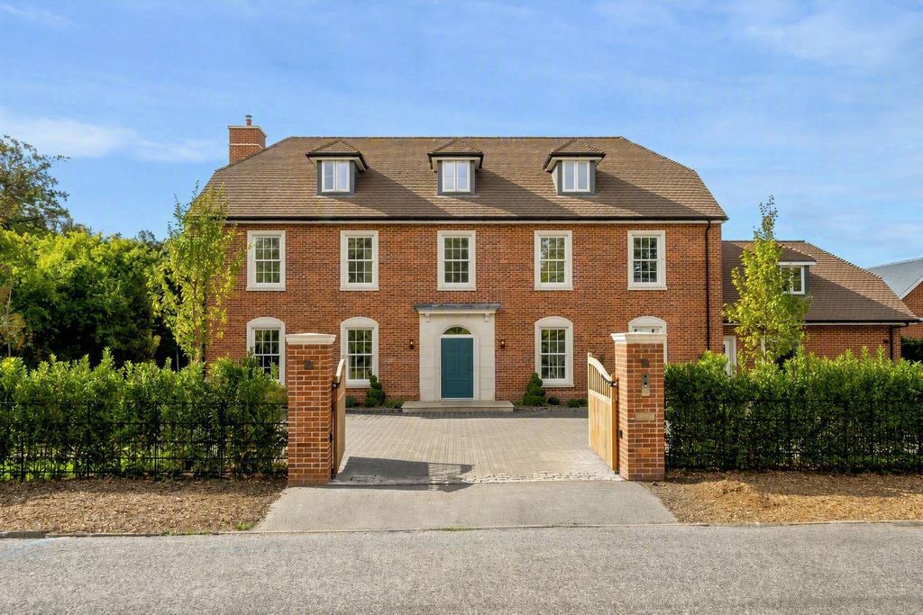 Property photo 1 of 17 Sandham