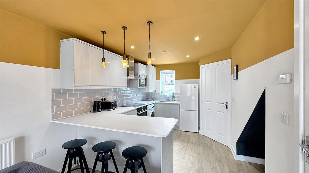 Property photo 2 of 15 Kitchen